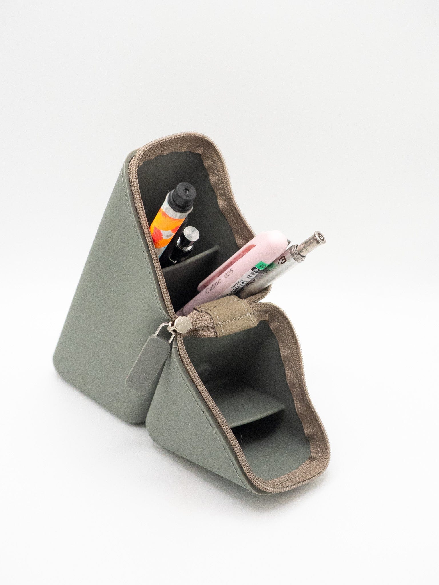 MDS Co.,Ltd. Pen & Pencil Cases Gray Sonic Kakusta Portable Silicone Pen Stand