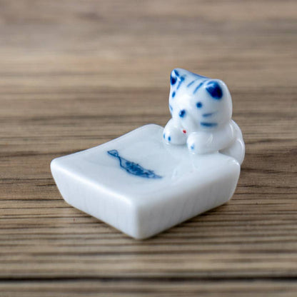 Urban Tokyo Cat and Fish Porcelain Chopsticks Rest 1.75"L