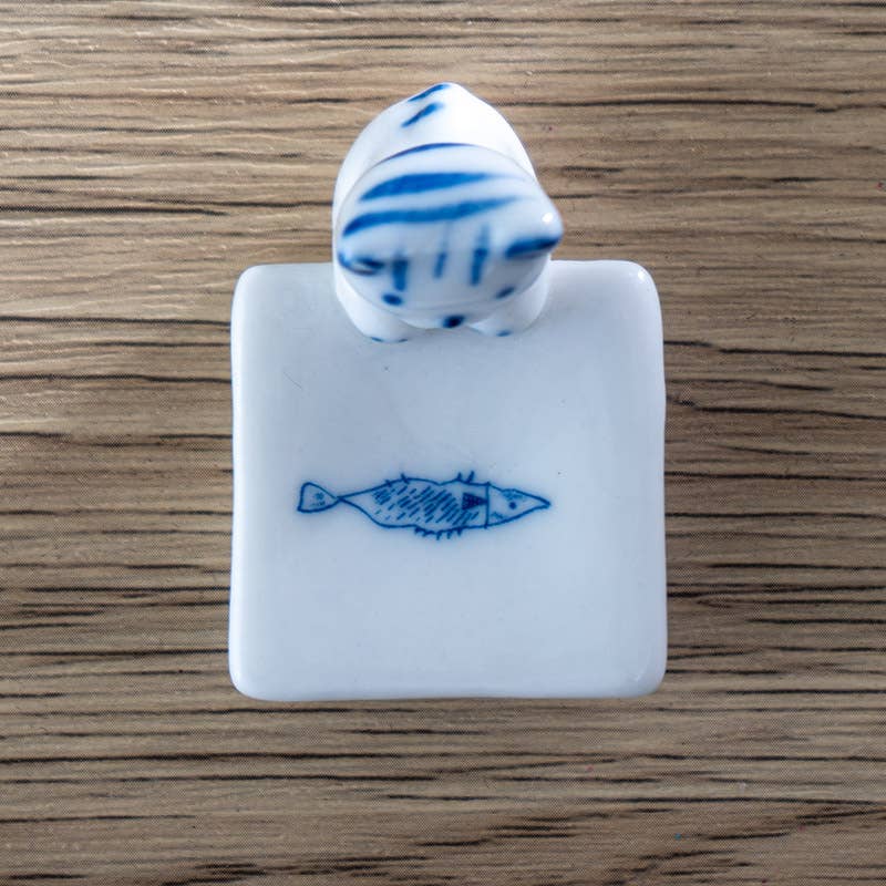 Urban Tokyo Cat and Fish Porcelain Chopsticks Rest 1.75"L
