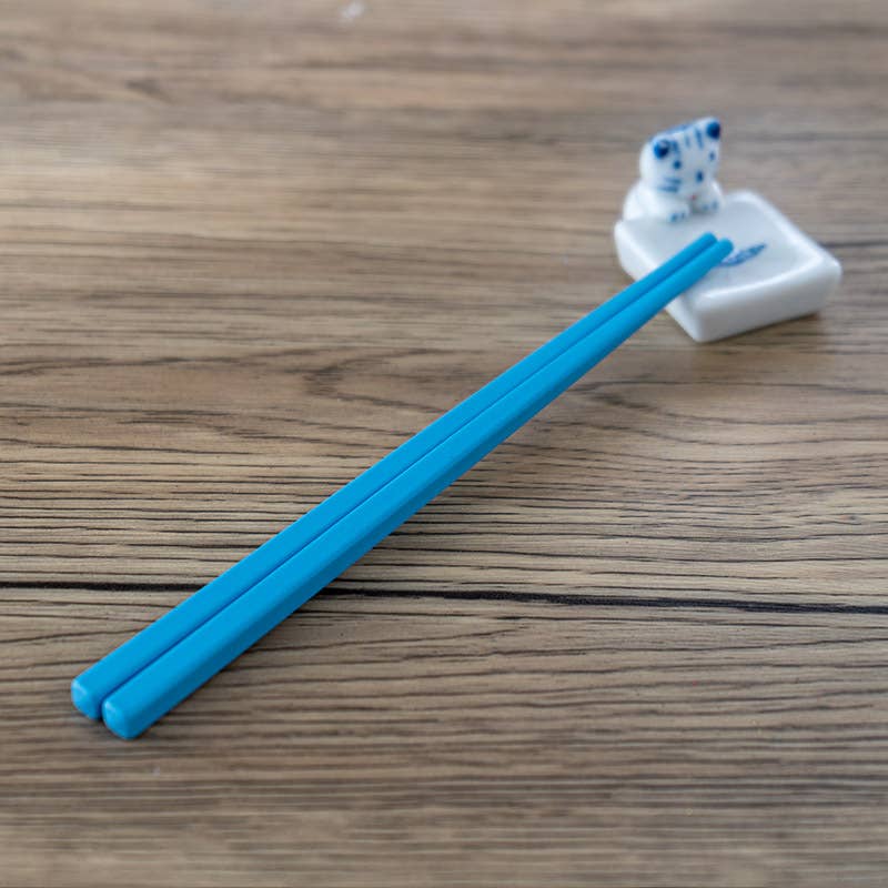 Urban Tokyo Cat and Fish Porcelain Chopsticks Rest 1.75"L